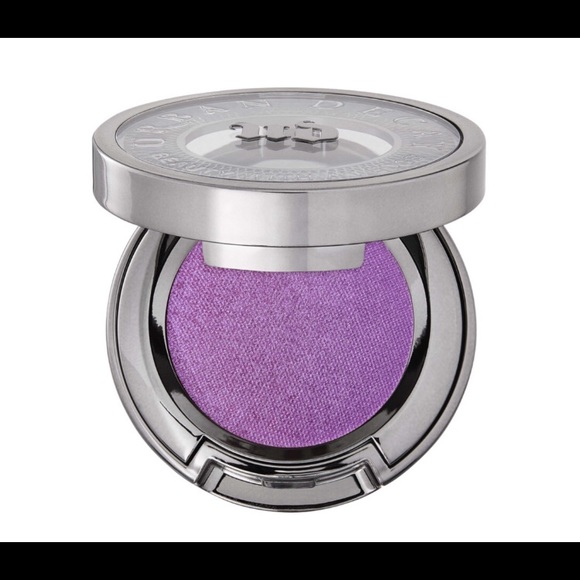 Urban Decay Other - BNIB Urban Decay Eyeshadow Single “Asphyxia”